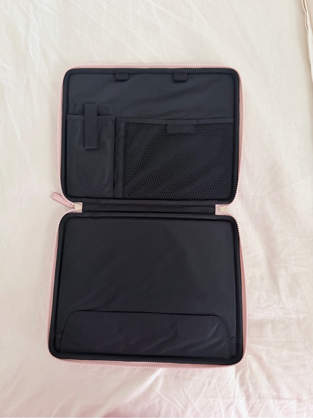 MCM powder Pink Monogram 13” Laptop/ipad Sleeve with Top Handle - Picture 4 of 8